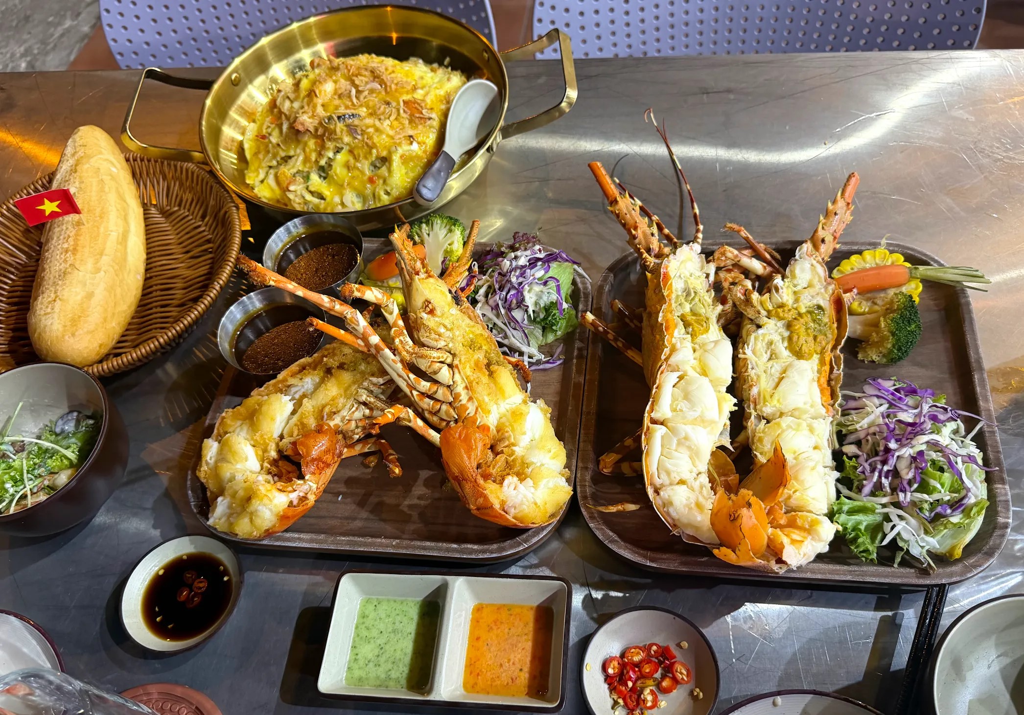 A delicious seafood experience in Da Nang with pure, natural flavors
