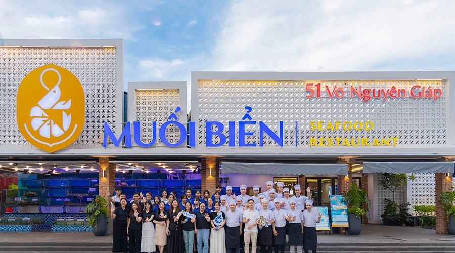 Muoi Bien seafood restaurant