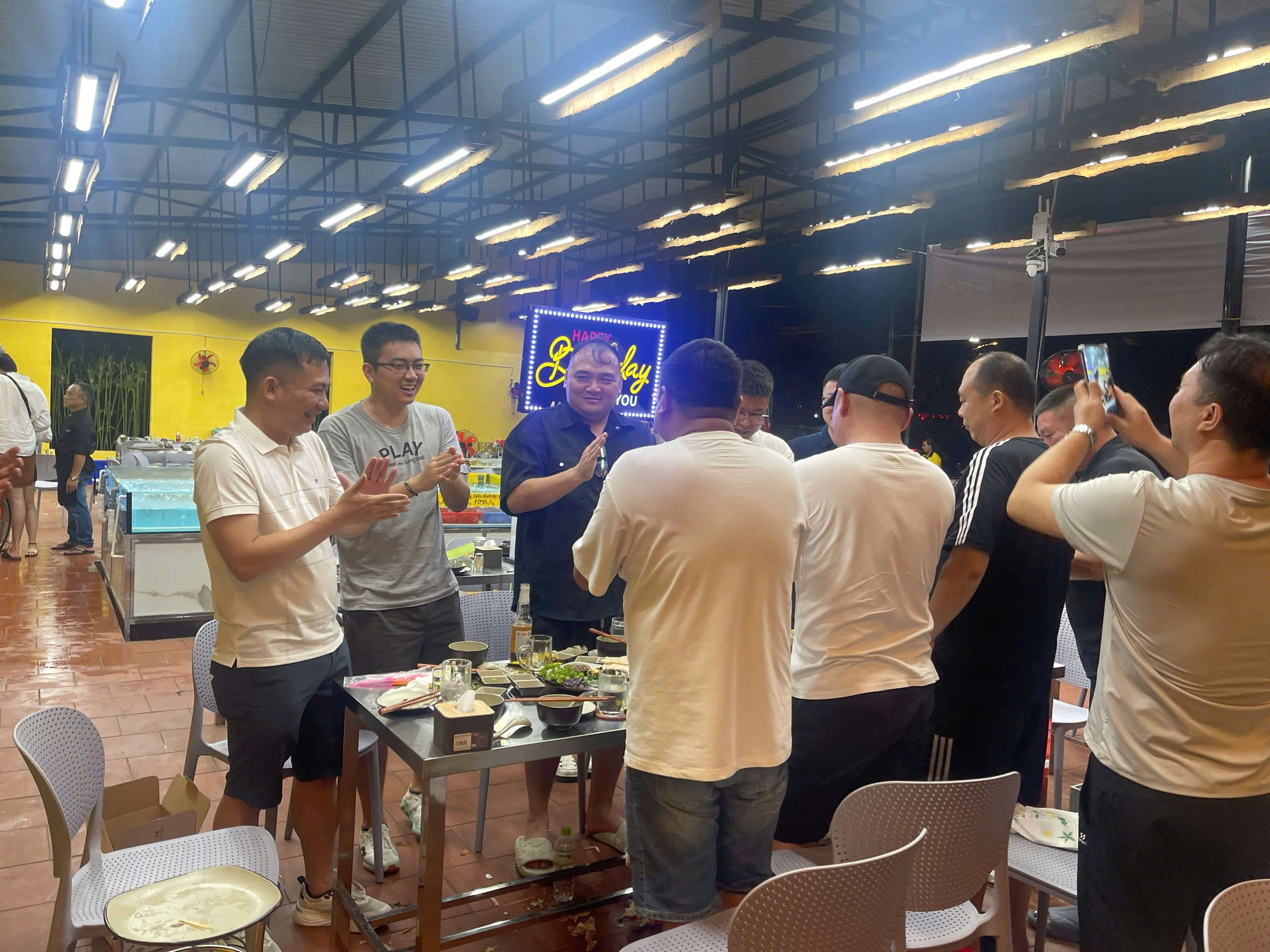 thực đơn hải sản cao cấp