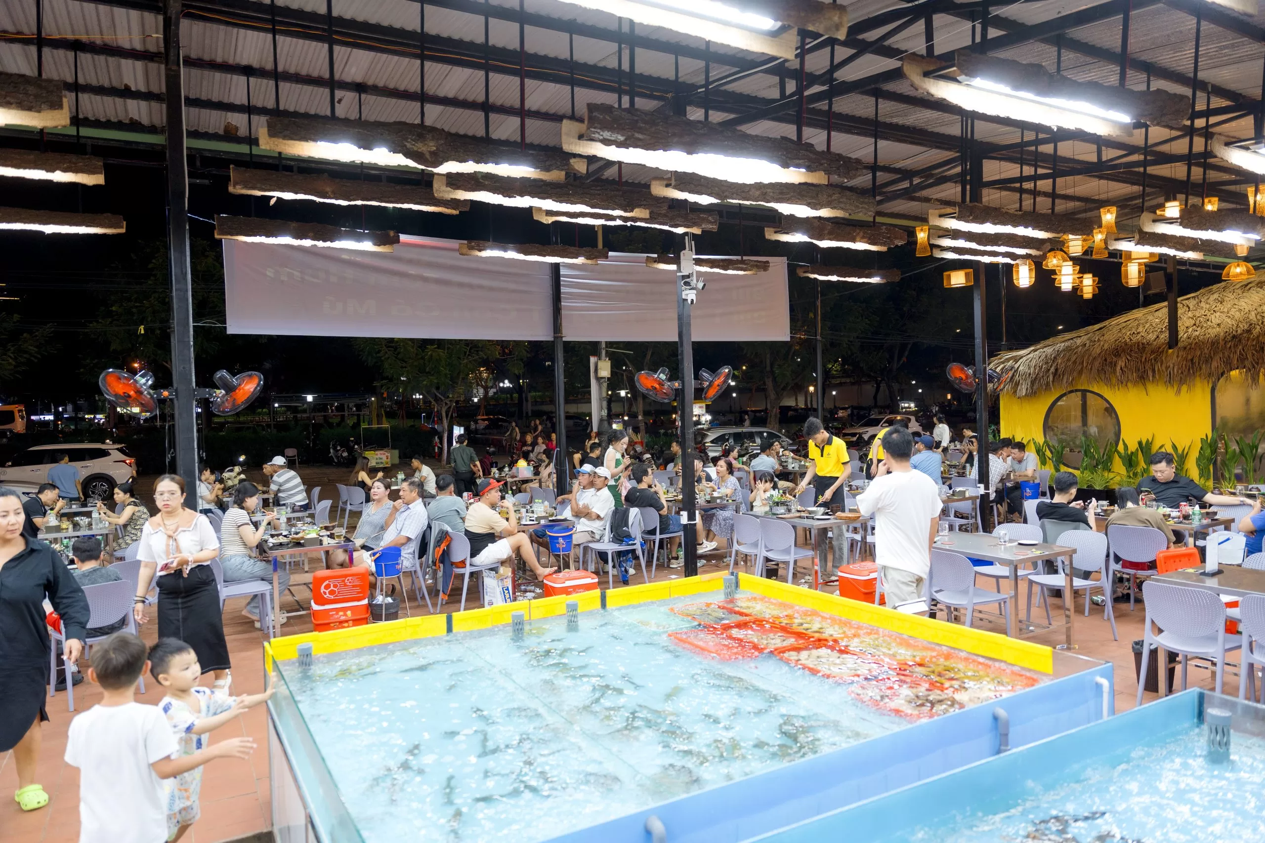 where to eat seafood in Da Nang
