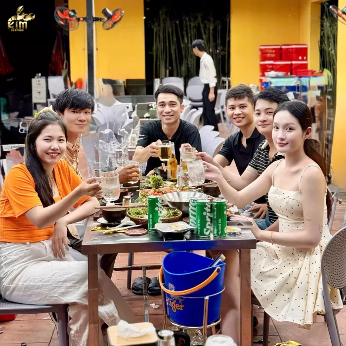 Tiệc Hải Sản Đà Nẵng Cho Nhóm Đông Người